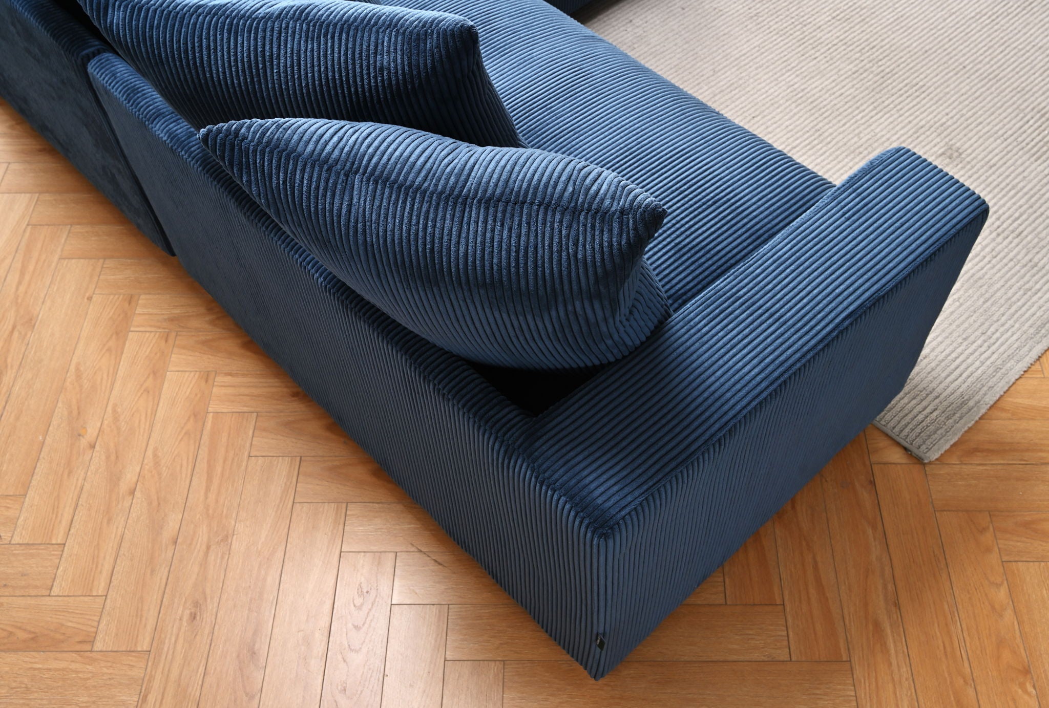 Luxe - Oversized 2-Piece Sectional L-Shaped Sofa Chaise